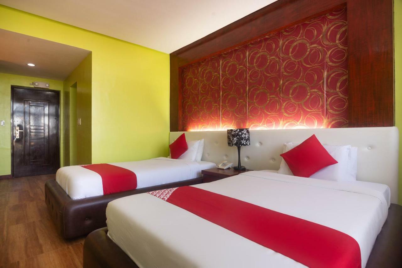 Oyo 159 San Remigio Pensionne Suites Cebu Exterior photo