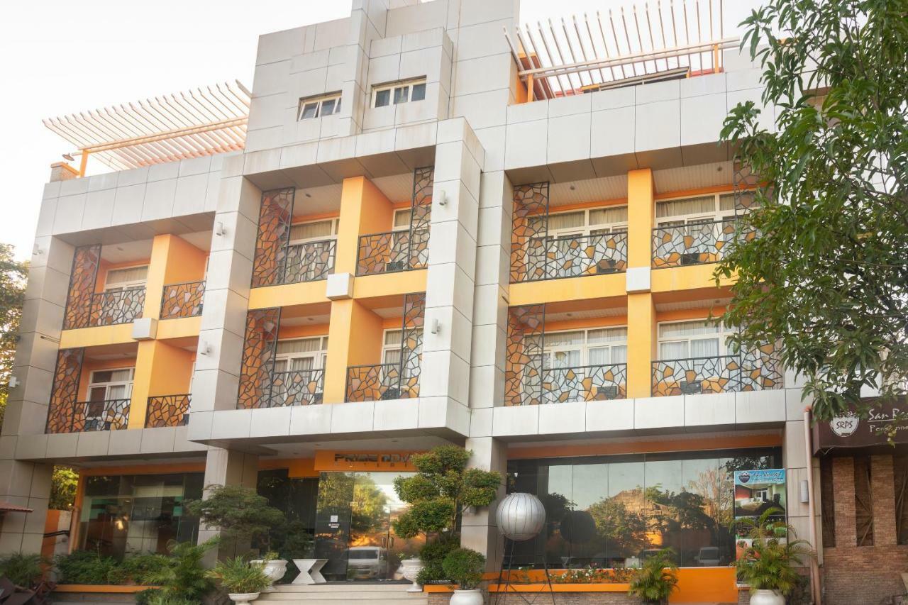 Oyo 159 San Remigio Pensionne Suites Cebu Exterior photo